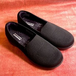 Skechers Goga Mat Stretch Fit Black Shoe SN 136111